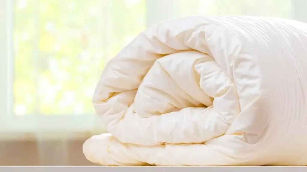Adiós a los ácaros del polvo: por qué no debes hacer la cama al despertar para salvar tu colchón