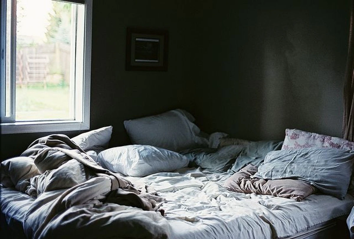 Adiós a los ácaros del polvo: por qué no debes hacer la cama al despertar para salvar tu colchón - image 1