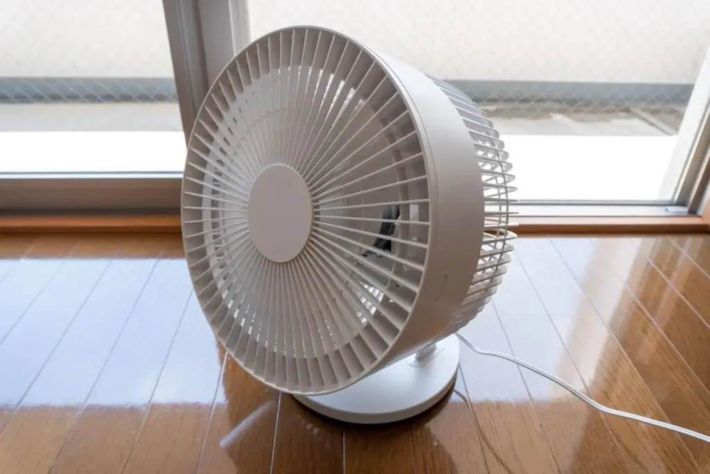 Adiós al polvo: limpia tu ventilador de circulación con una pistola de aire en 5 segundos