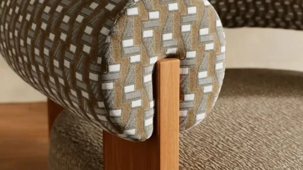 Adiós al sofá incómodo: la Fallon Cut Velvet Accent Chair de Dunelm por 105€ menos