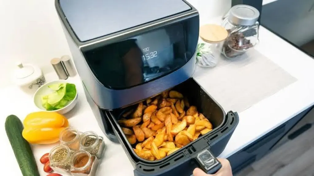 Ahorro en luz y recetas sanas: por qué esta Air fryer de Lidl volará mañana