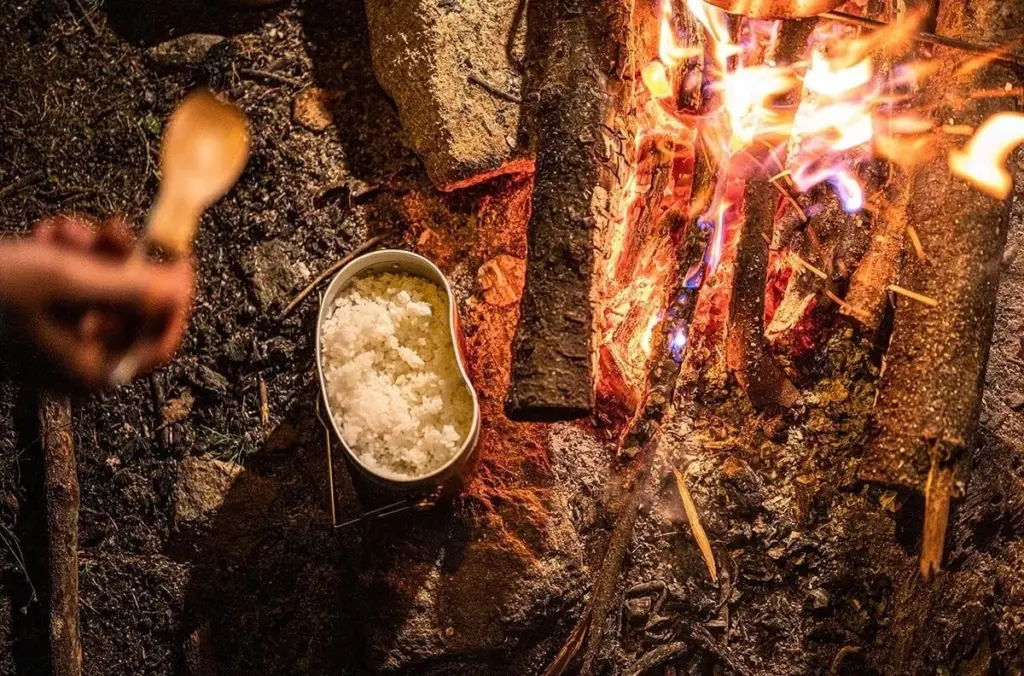 Arroz perfecto en la montaña: el secreto del Mess Tin (Fiambrera de campaña Hango)