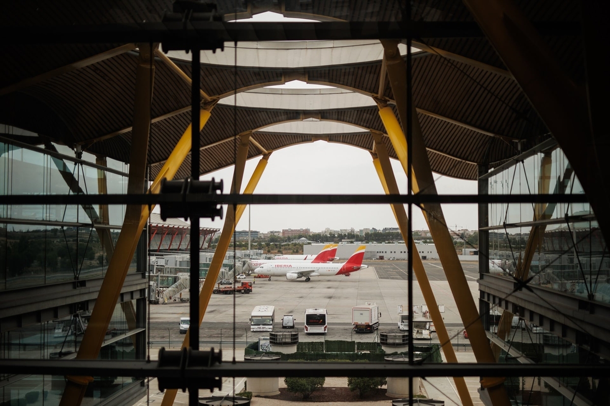 Aviones en el Aeropuerto Adolfo Suárez Madrid-Barajas. Jesús Hellín / Europa Press