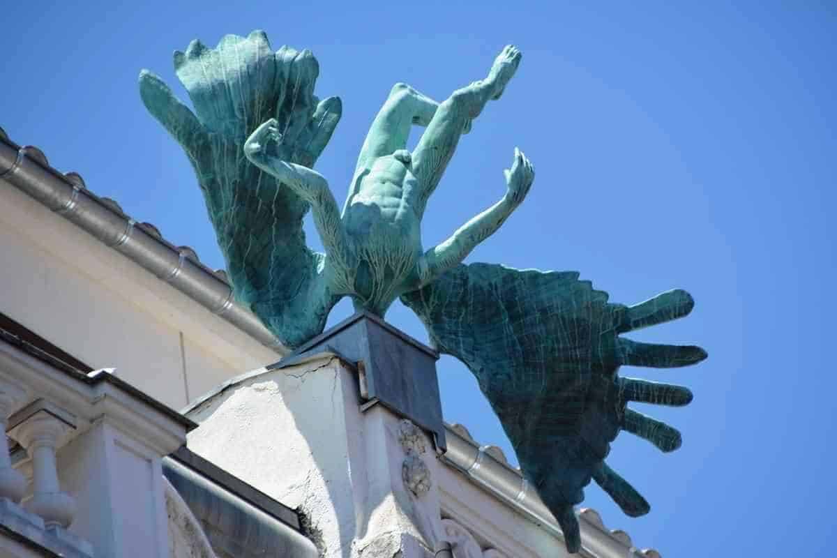 Foto: Esta escultura de Madrid se mantiene oculta a plena vista. (Mirador Madrid)