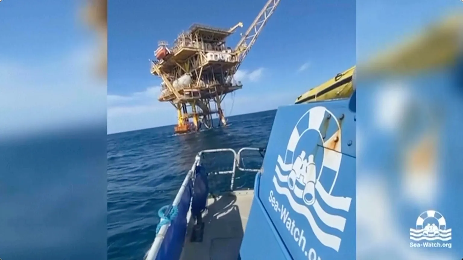 Sea-Watch rescue ship arriving at the oil rig.