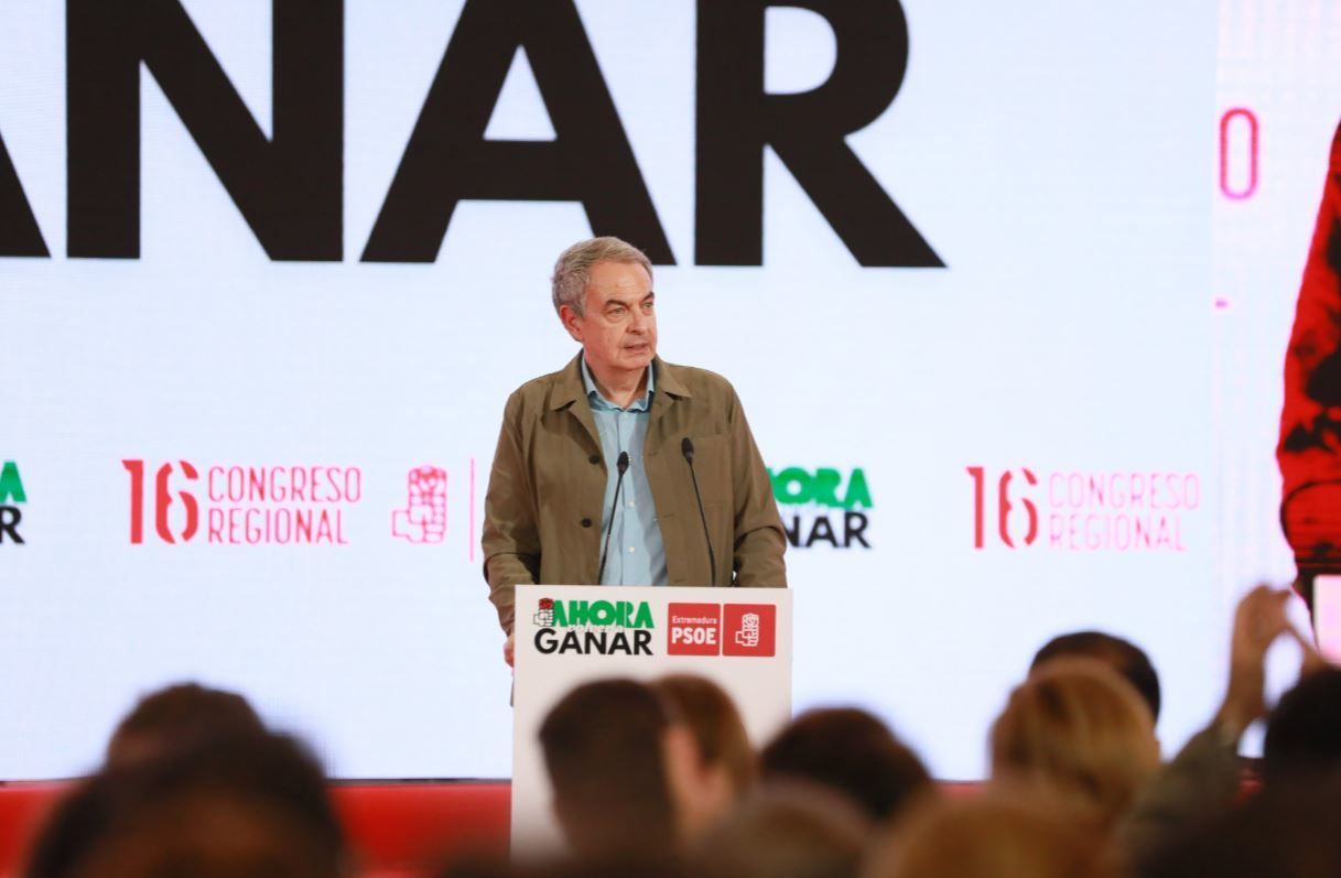 El ex presidente José Luis Rodríguez Zapatero durante el acto celebrado esta mañana en Mérida
