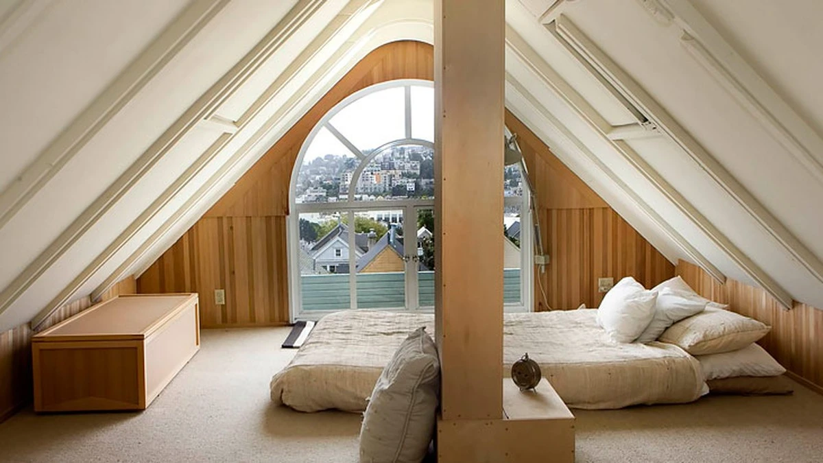 Buhardilla asfixiante: transforma tus ventanas de tejado VELUX en un balcón Clase A - image 1