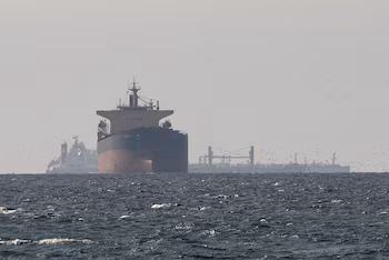 Buques de carga en el golfo Pérsico, cerca del estrecho de Ormuz. (Reuters)