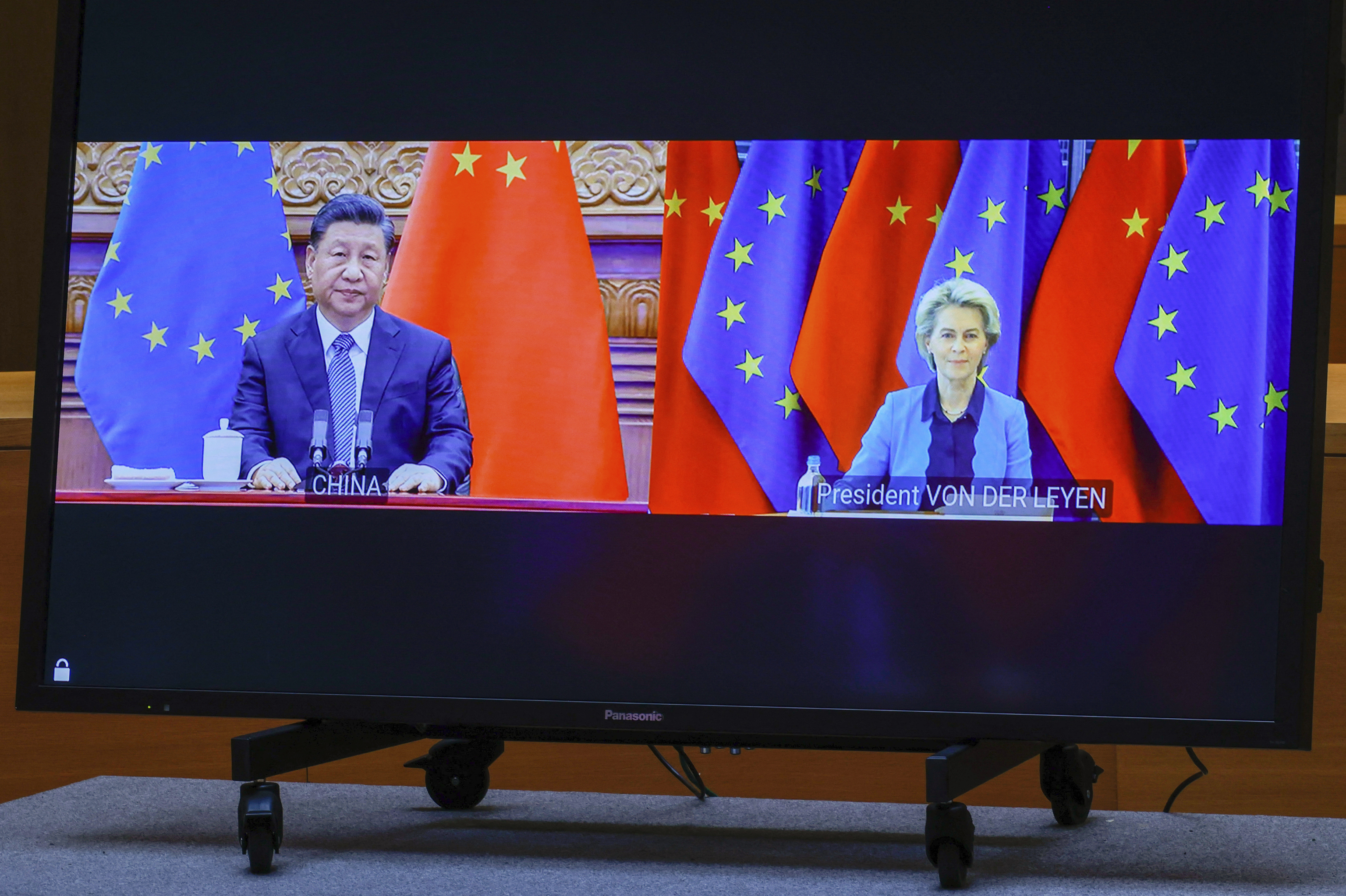 El presidente de China, Xi Jinping, y la máxima responsable de la Comisión Europea, Ursula von de Leyen.