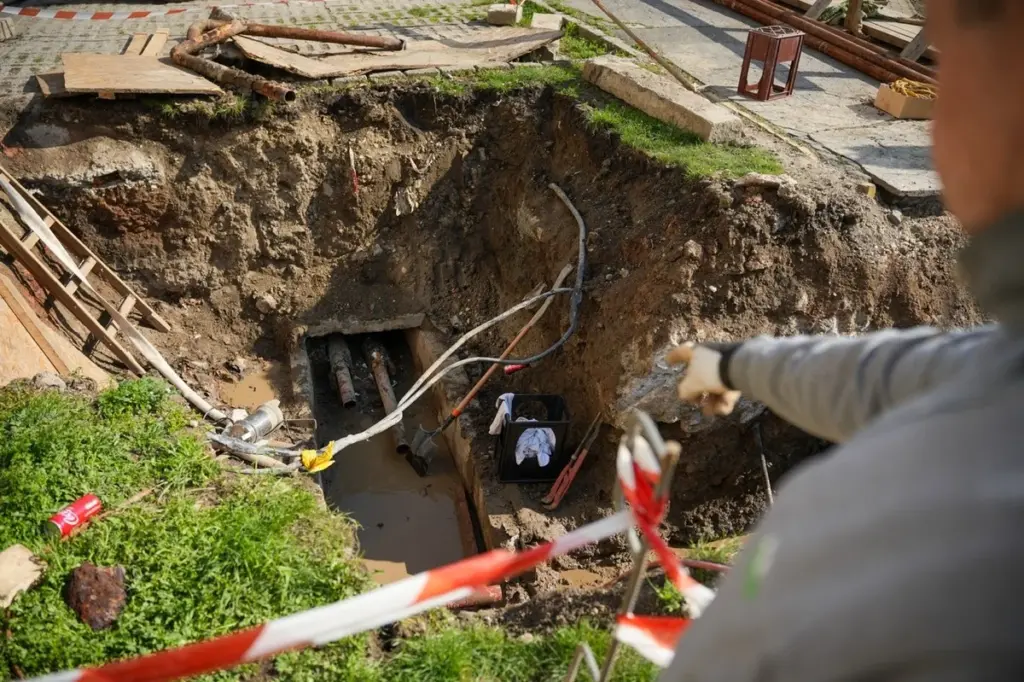 Corte de agua en Kazincbarcika: el fallo en Calle Csokonai que podría repetirse en tu hogar