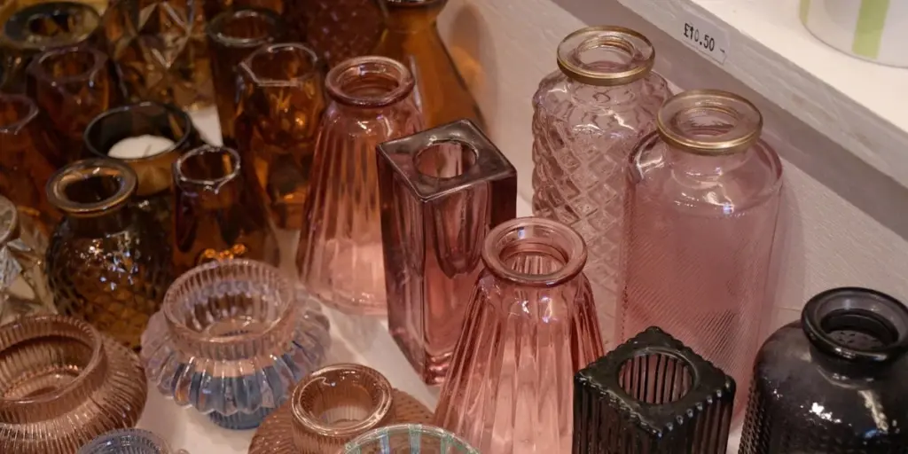 Cristalería vintage: el secreto de Nora Curl para revalorizar tu salón en segundos