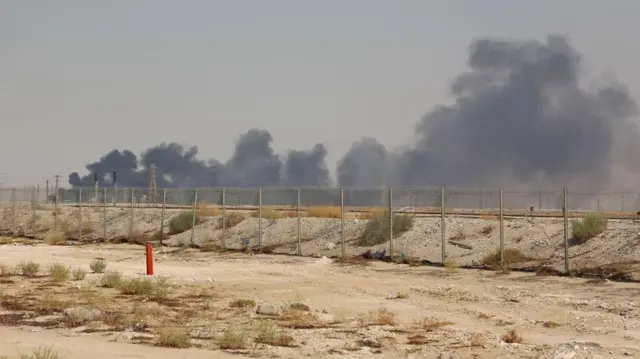 Instalación petrolera de Saudi Aramco en Arabia Saudita, que fue blanco de un ataque con drones en 2019.