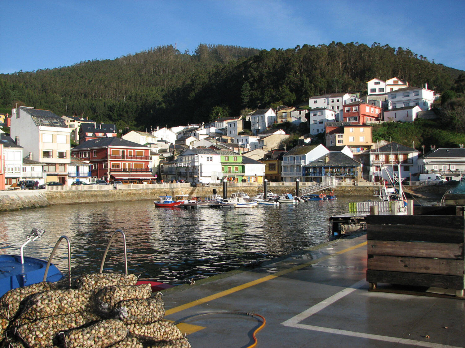 Foto: Parece Cudillero, pero está en Galicia. (Turismo de Mañón)