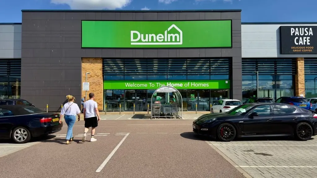Dunelm agota su Padded Yellow Ochre Camping Chair: como dormir en una nube