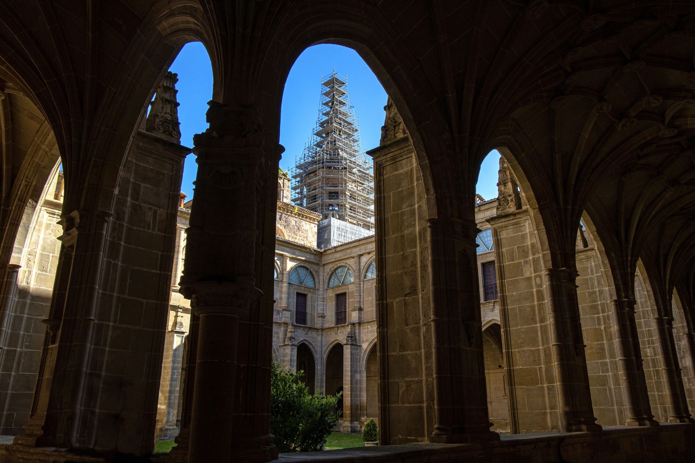 Foto: Imagen del Monasterio de Yuso, en San Millán de la Cogolla. (EFE/Raquel Manzanares)