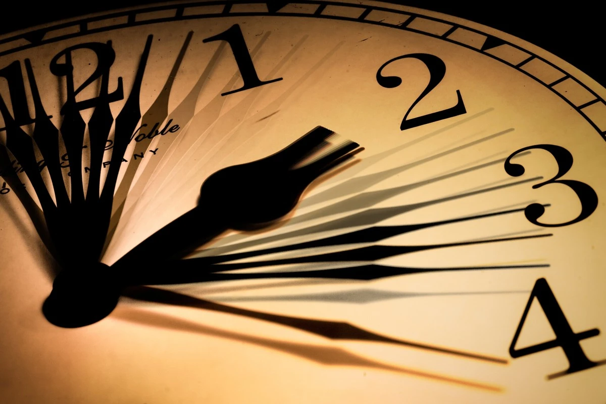 El tiempo vuela: por qué tu cerebro cree que los años se aceleran al envejecer (y cómo frenarlo) - image 1