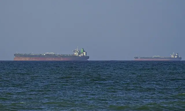 Buques petroleros y cargueros en el estrecho de Ormuz.