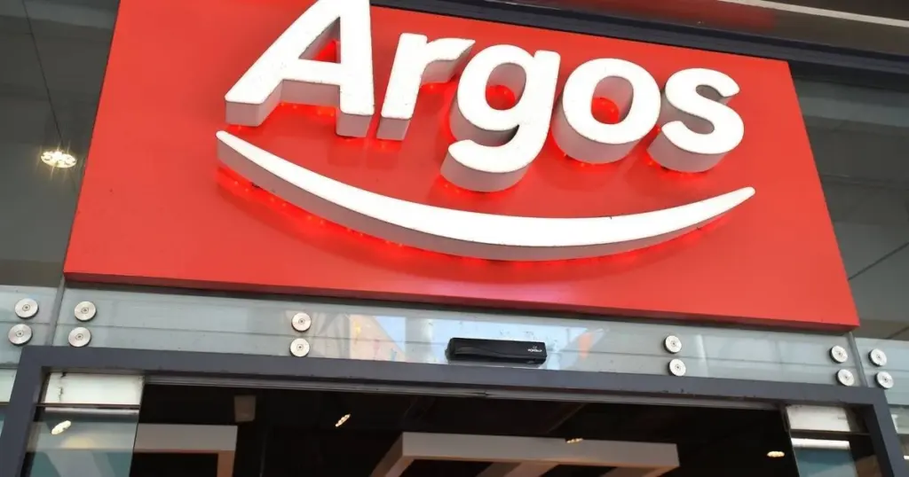 Farol solar de Argos gratis: el truco con TopCashback para tu jardín