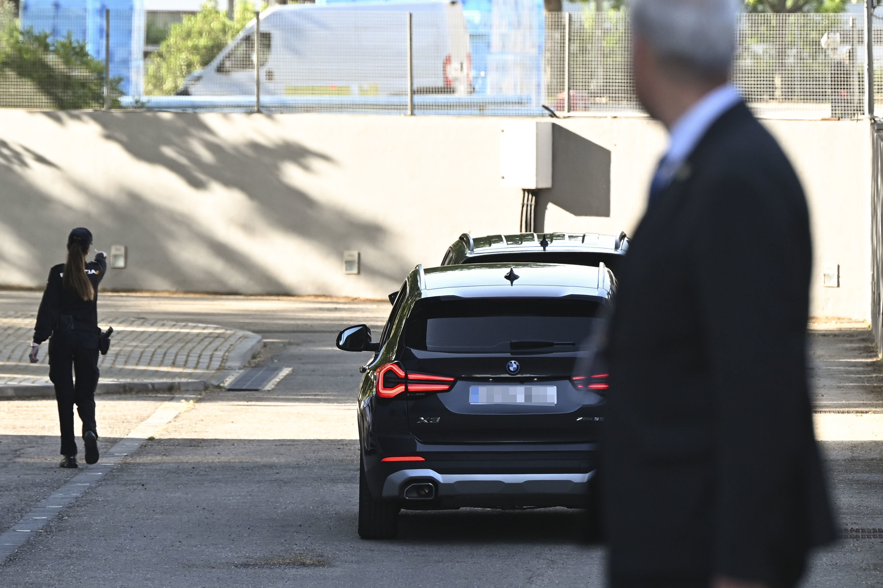 El ex presidente catalán Jordi Pujol, a su llegada en un automóvil este lunes a la sede de la Audiencia Nacional en San Fernando de Henares