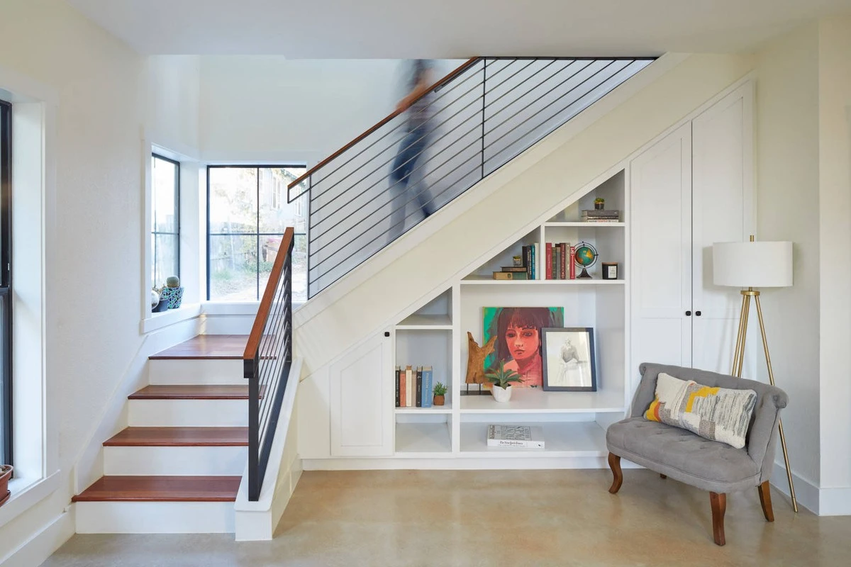 Gana metros en casa: Por qué elegir una escalera lineal es el mejor diseño de escaleras para espacios pequeños - image 1