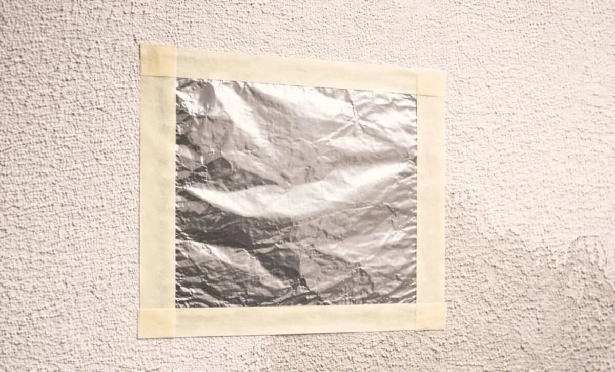 Humedad en casa: por qué pego Papel de aluminio en la pared - image 1