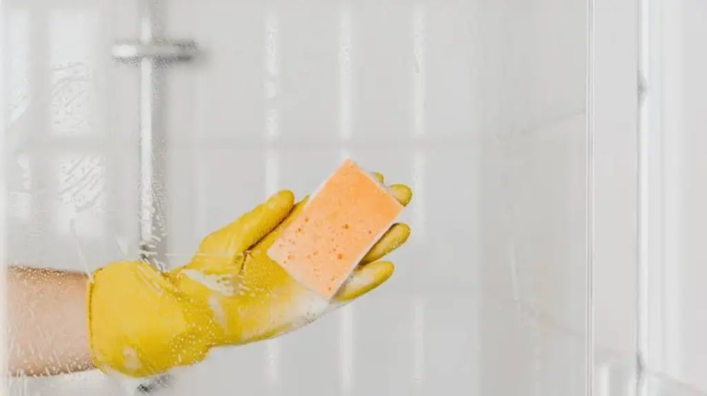 Mampara de baño impecable: el método 4.0 para proteger tu cuarto de baño
