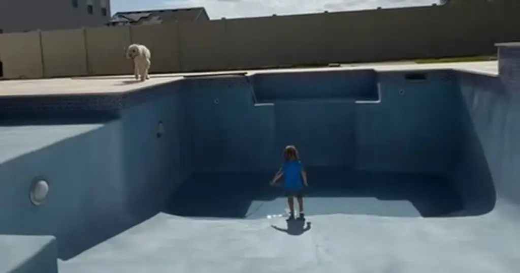 Piscina llena por 300€: el método de Brooke Woods para ahorrar 2.000€