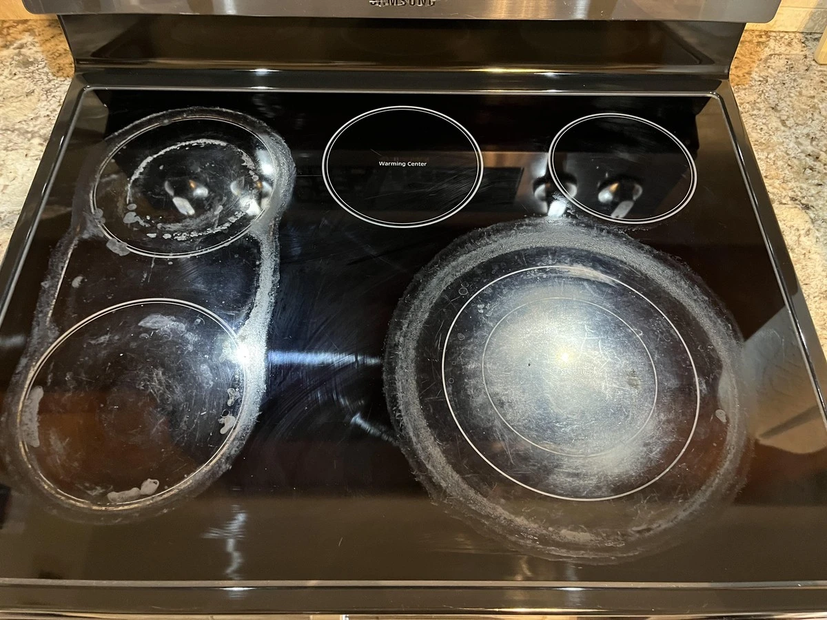 Placa de cocina impecable: el truco del vinagre blanco para que brille en 15 minutos - image 1