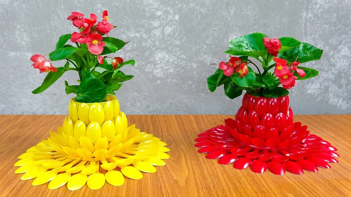Plantas fuertes: por qué clavar una cuchara en tu maceta revoluciona la jardinería - image 1