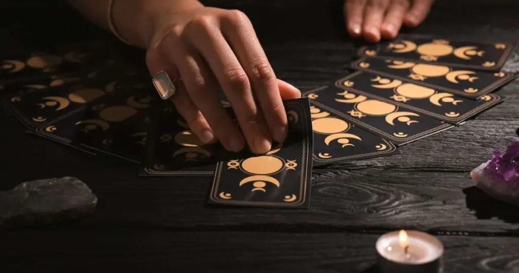 Predicciones de Tarot para Abril: Cambios Emocionales y Decisiones Clave para los 12 Signos