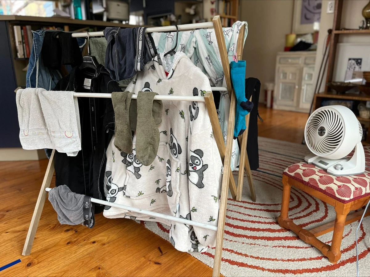 Ropa sin humedad: el truco de la toalla para secar todo en minutos - image 1