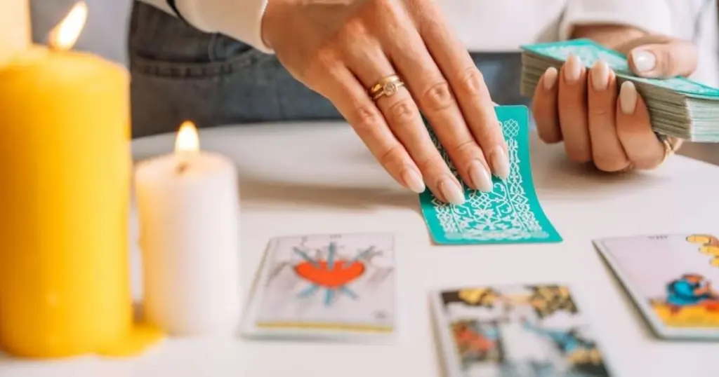 Tarot del día: La carta que define tu 10 de abril de 2026