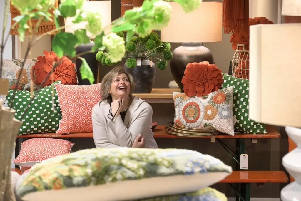 Tras el escándalo de Brown Furniture: April Love revela cómo evitar estafas