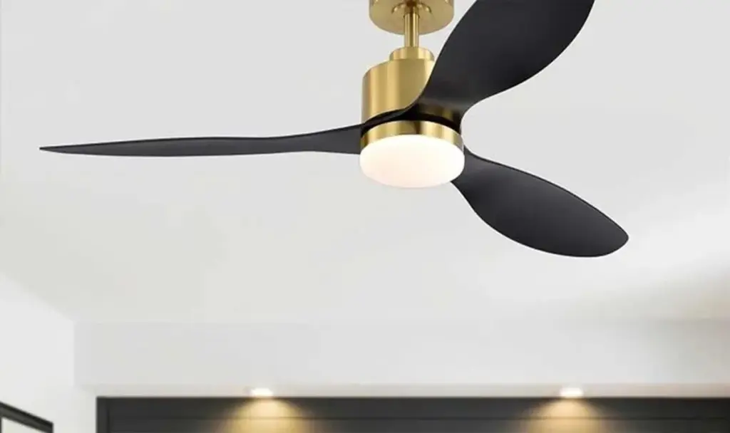 Ventilador de techo sin polvo: el truco de la funda que lo limpia en 1 minuto