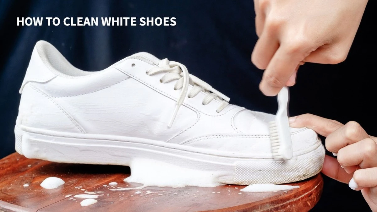 Zapatillas blancas impecables: el truco del bicarbonato de sodio sin lavadora - image 1