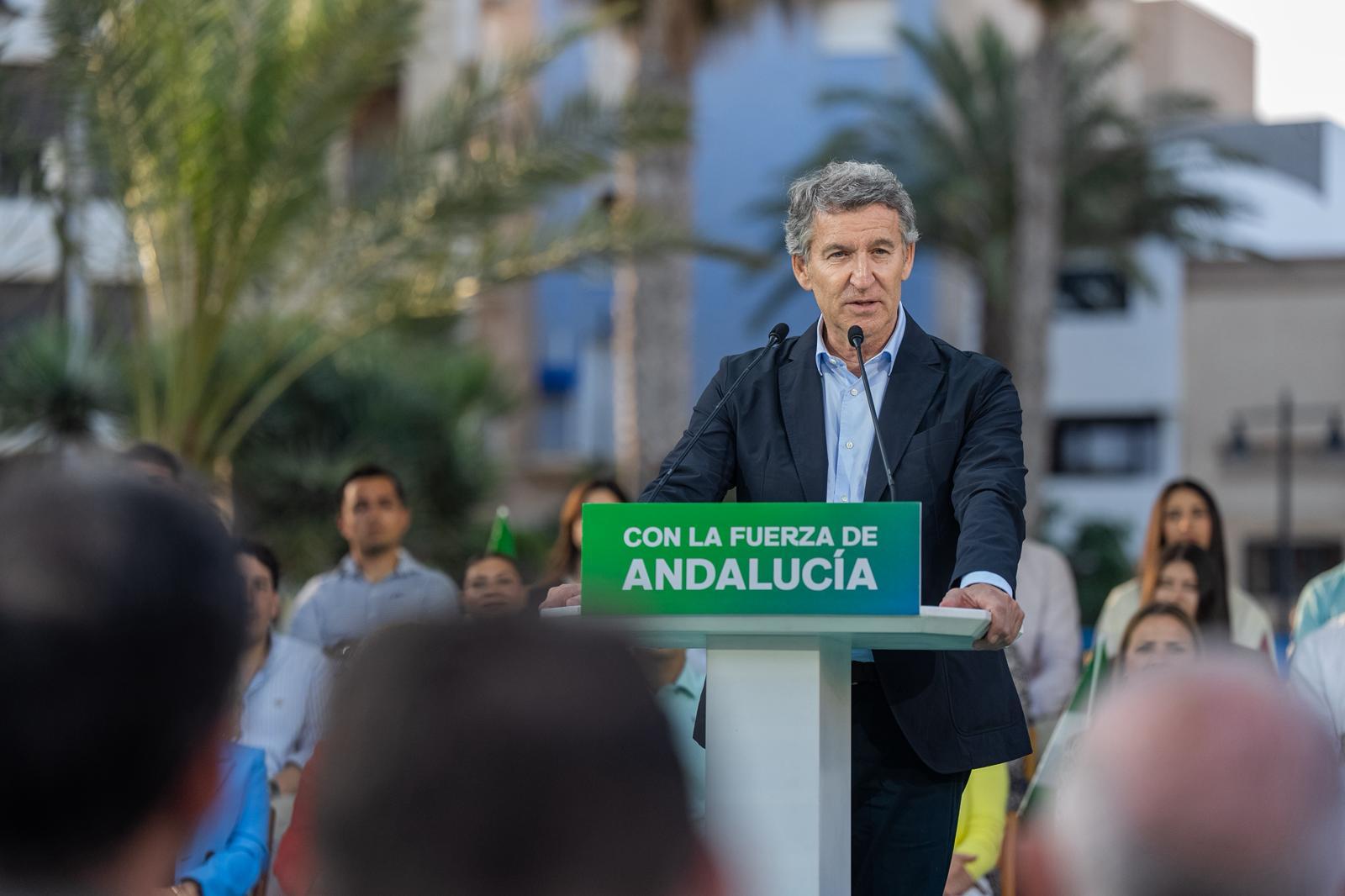 Alberto Núñez Feijóo este miércoles en Roquetas de Mar (Almería).