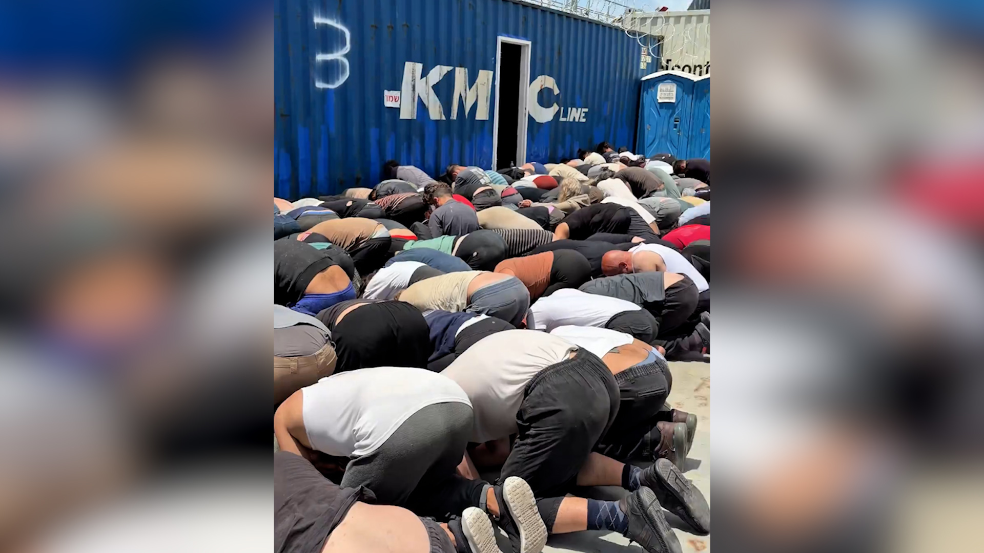 Imagen del vídeo donde se ve a los activistas de la flotilla