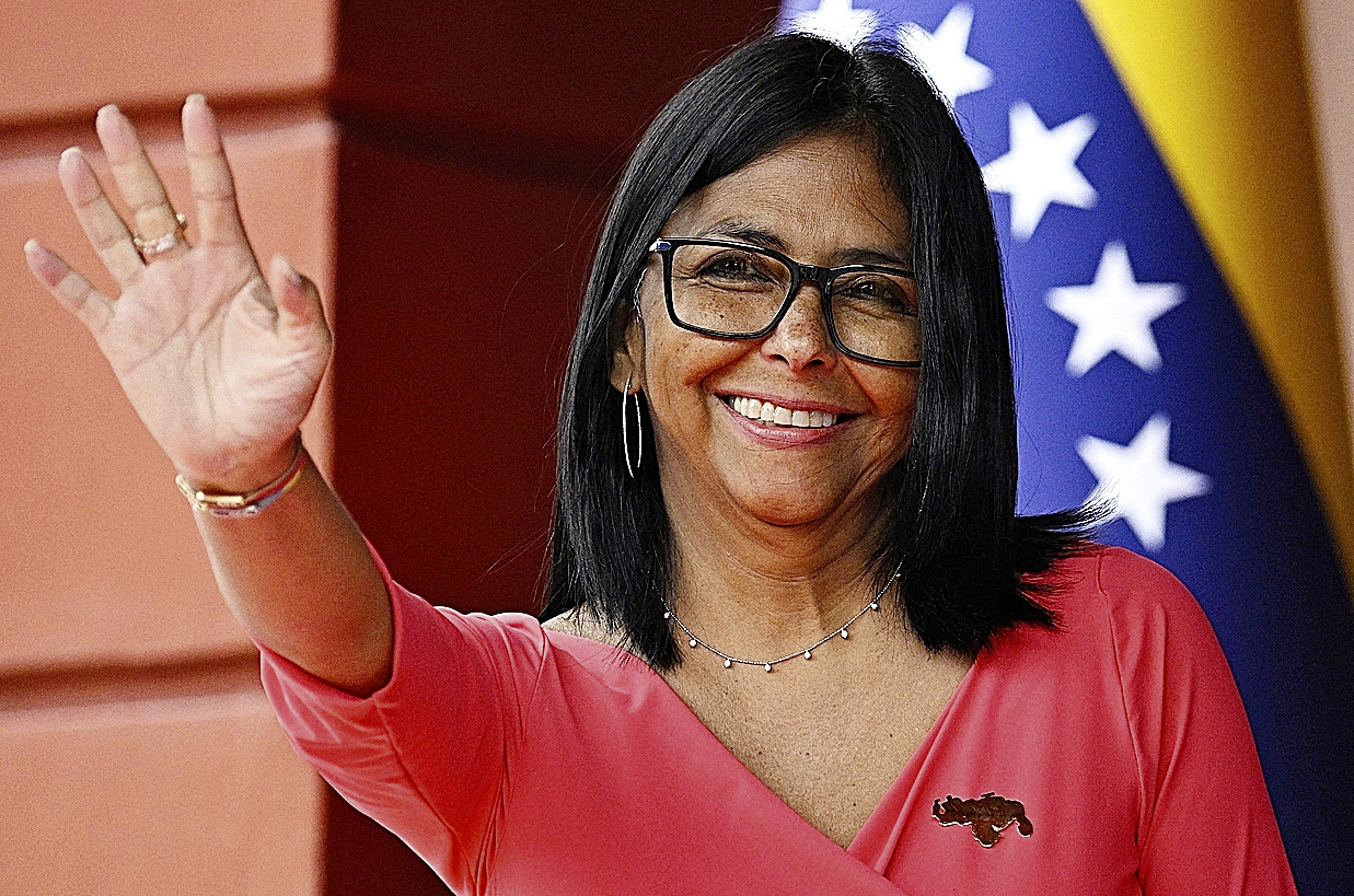 La Unión Europea mantiene las sanciones a Delcy Rodríguez y no puede viajar a Europa.