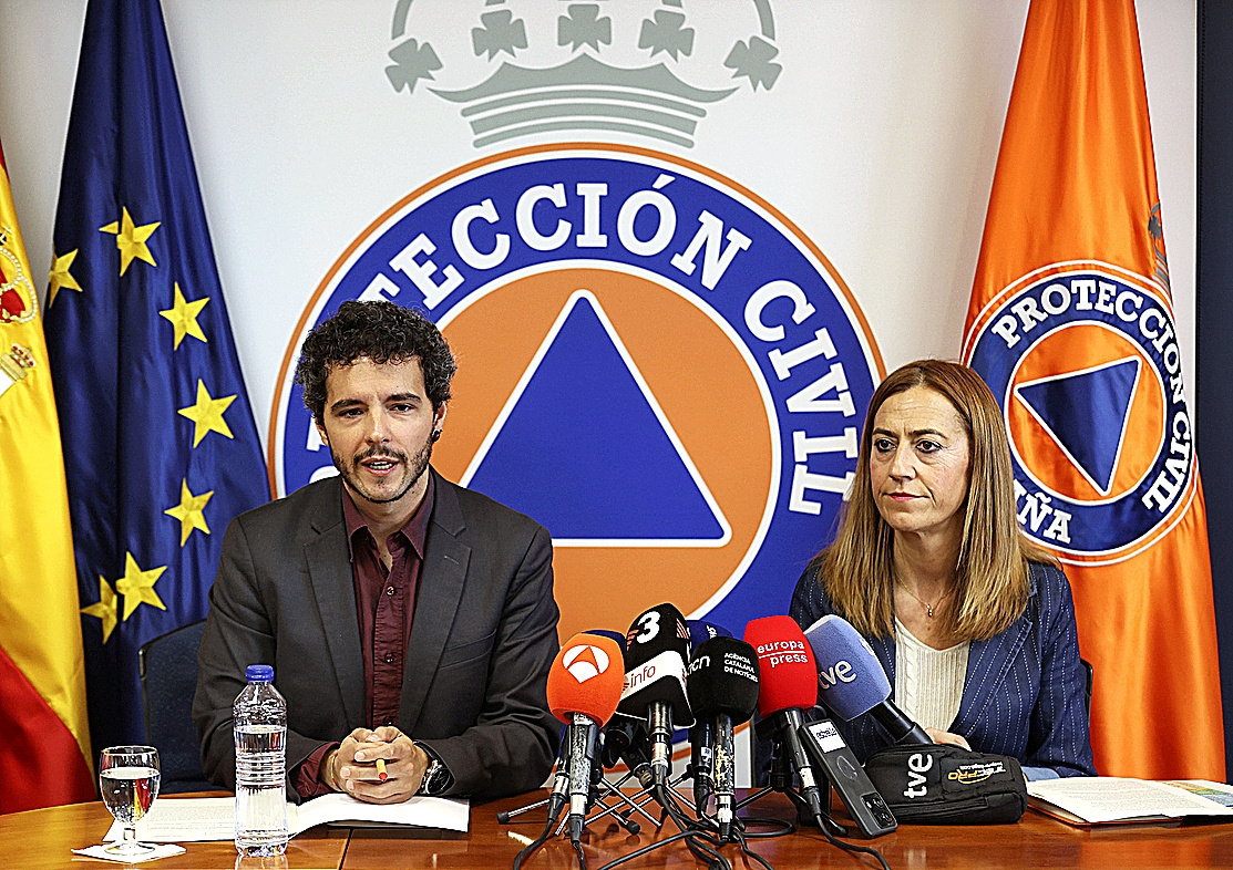 El director de Salud Pública, Pedro Gullón, y la secretaria general de Protección Civil, Virginia Barcones.