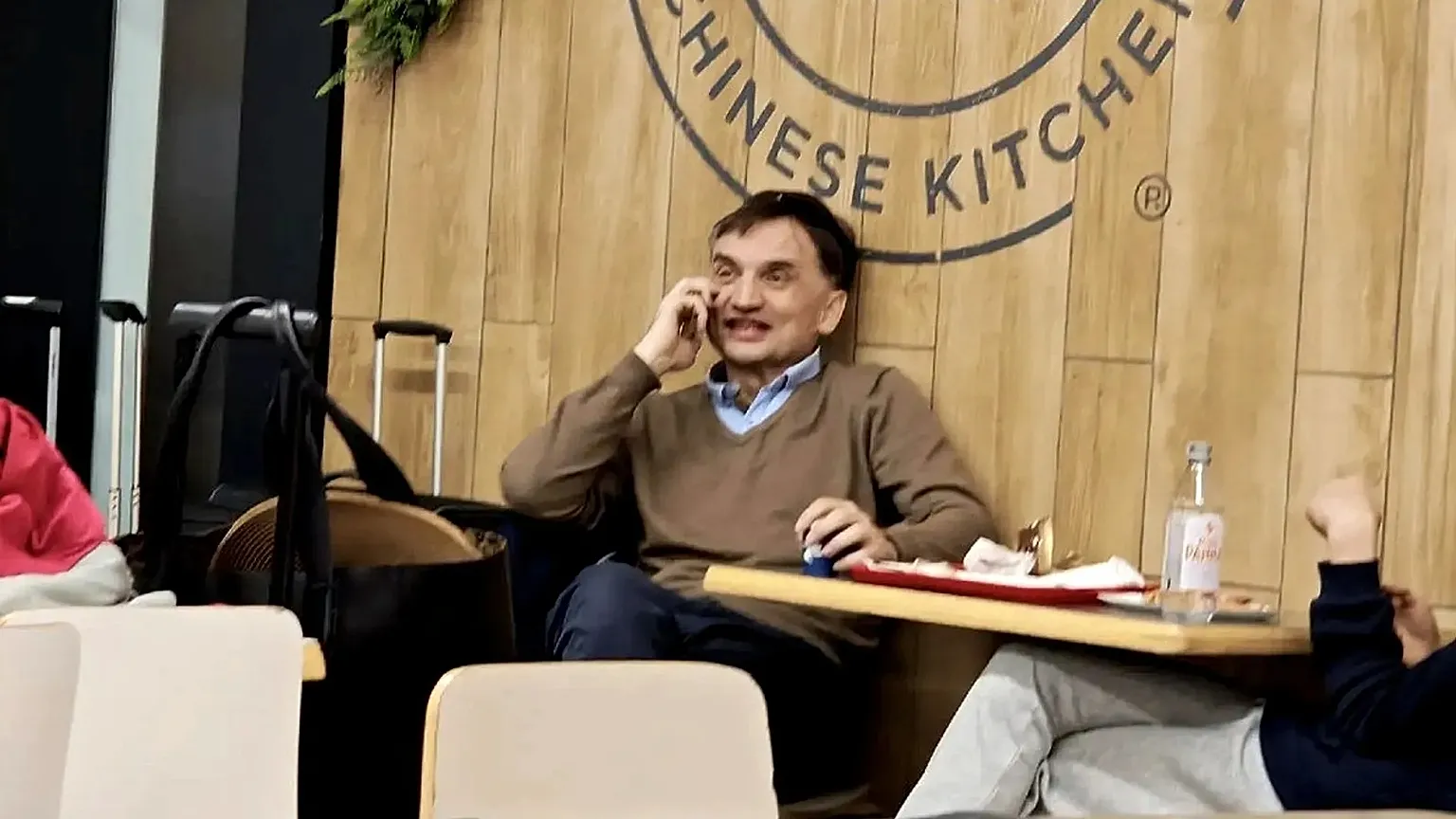 A picture which appears to show Poland's former justice minister Zbigniew Ziobro at Newark airport, 10 May, 2026