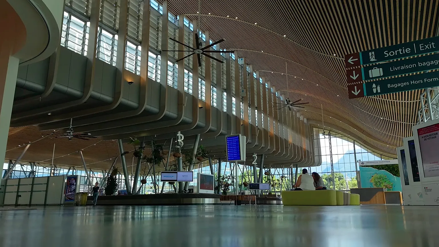 Reunion airport gets a bioclimatic terminal, the first in the tropics
