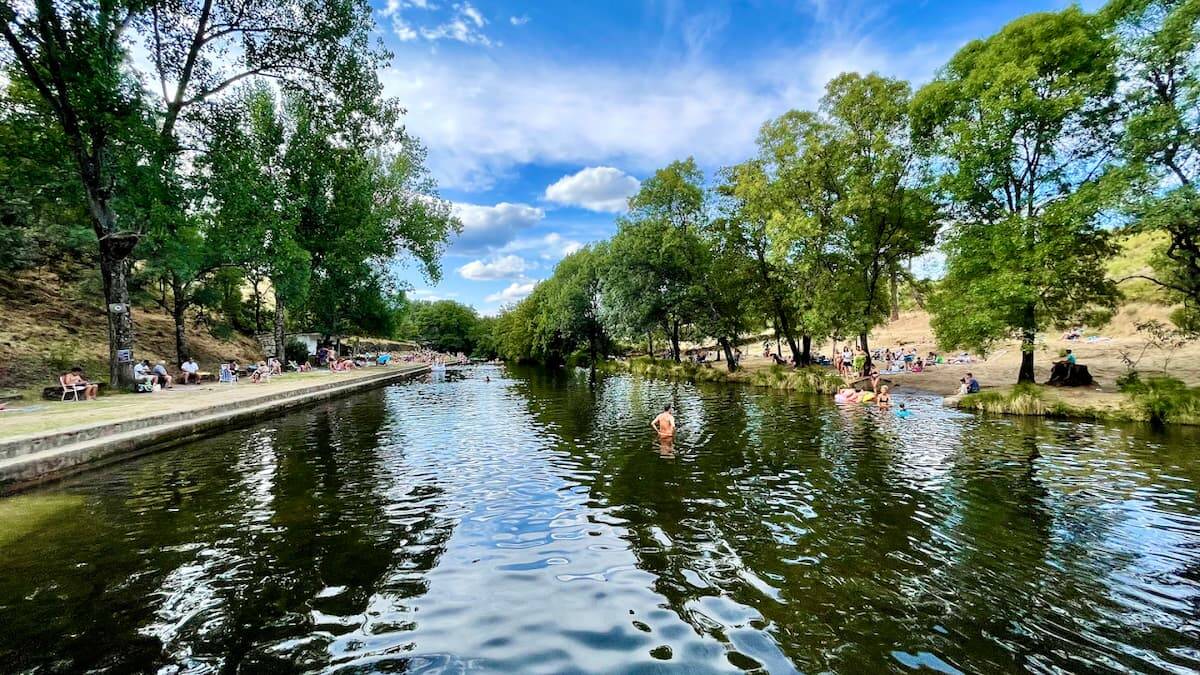 Foto: La piscina natural que es perfecta para el primer baño del año en Extremadura. (Piscinas Naturales)