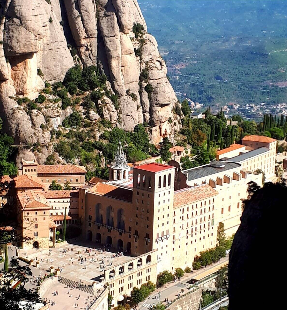 Foto: Este histórico santuario de peregrinación ubicado en la provincia de Barcelona, es uno de los lugares más visitados de Cataluña. (TripAdvisor)