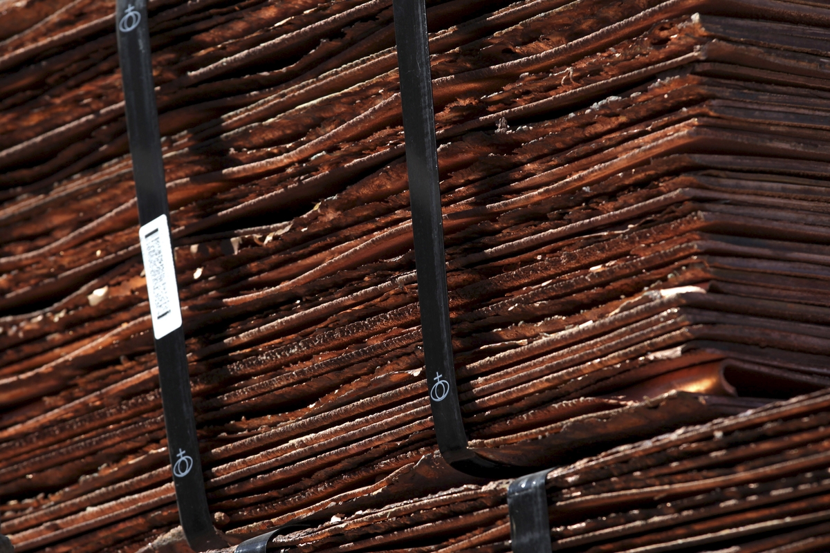 Cátodos de cobre en la mina de cobre a cielo abierto de Chuquicamata, propiedad de la empresa estatal chilena Codelco, cerca de la ciudad de Calama, Chile, 1 de abril de 2011. (Reuters/Ivan Alvarado)