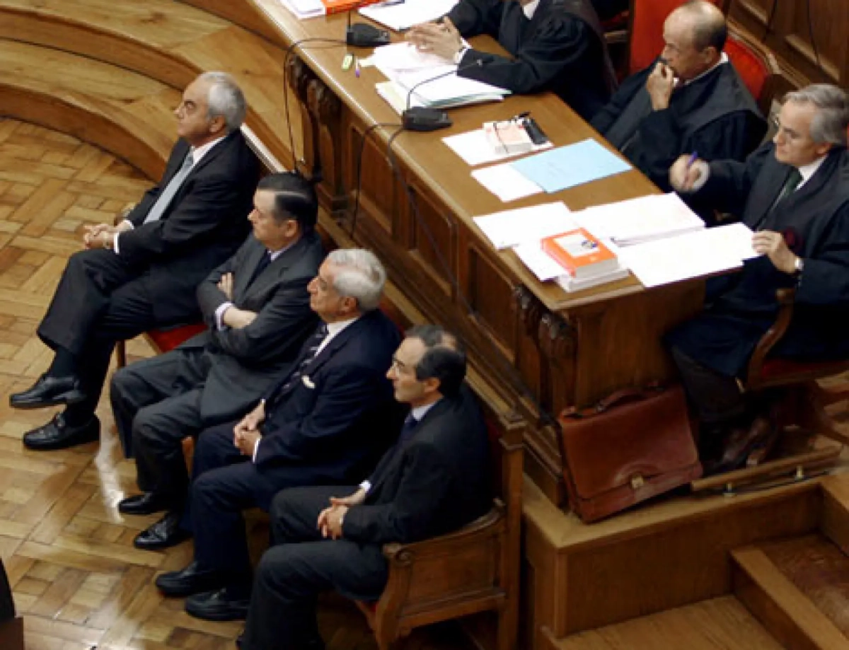 Juicio contra Alfredo Sáenz y Miguel Ángel Calama en Barcelona, en mayo de 2009./