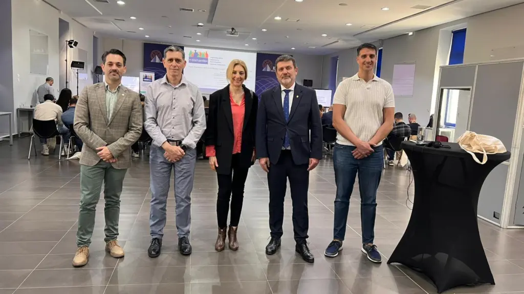La delegación murciana, encabezada por el concejal Fulgencio Perona, junto al equipo del Departamento de Proyectos Europeos de la Policía Local de Murcia