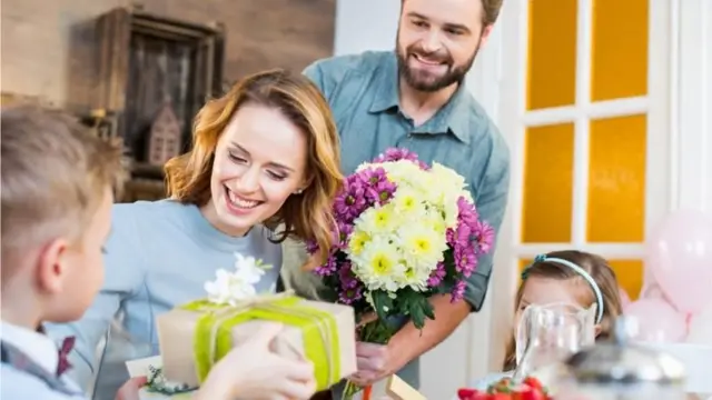 El Día de la Madre es una oportunidad excelente para los comerciantes de tarjetas, flores y otros regalos.