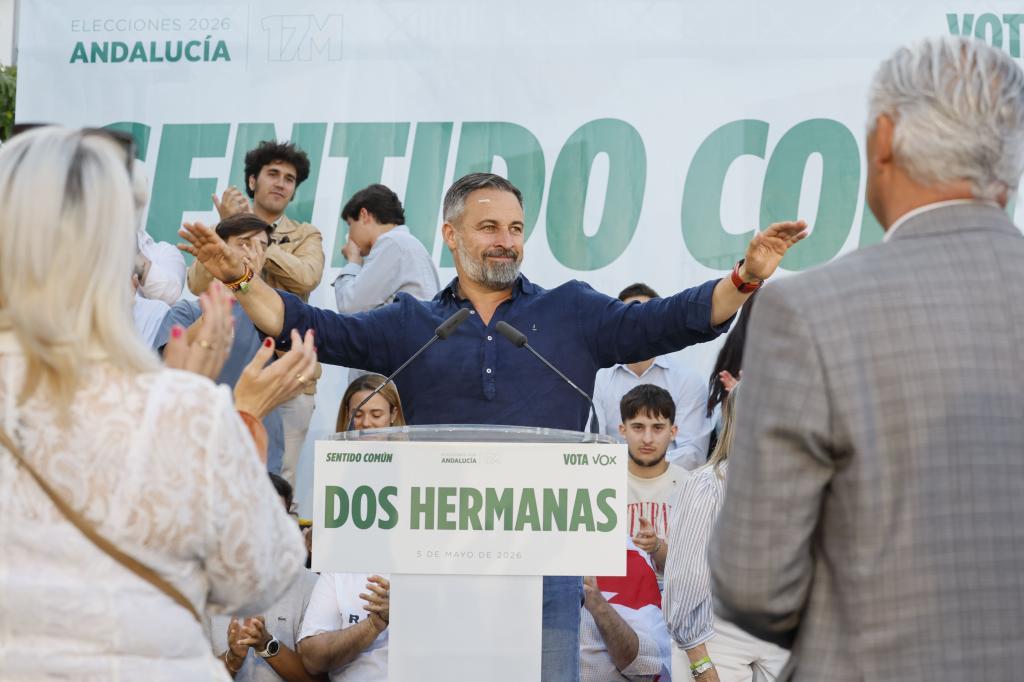 Santiago Abascal, en un acto de campaña de Vox en Dos Hermanas (Sevilla) por las elecciones del 17-M.