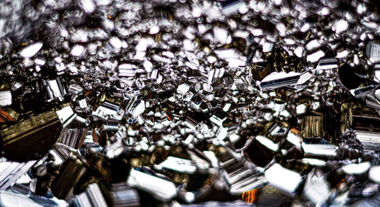 Científicos españoles logran extraer cobre, plata y platino de residuos electrónicos con una tecnología única
