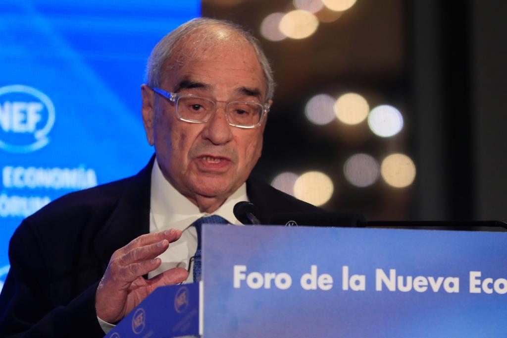 El ex ministro del Interior Rodolfo Martín Villa, en un desayuno informativo en 2022.